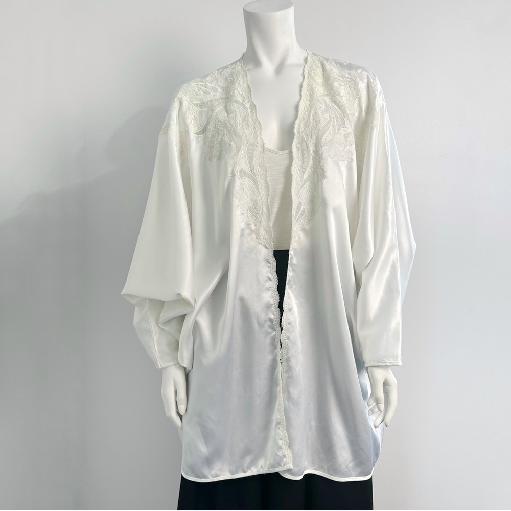 Vintage Natori White Kimono Style Robe